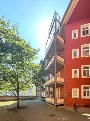 Sanierungsprojekt mit guter Grundstruktur am Brühler Garten, 99084 Erfurt, Wohnung