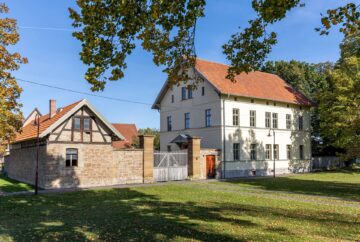 Tradition im Detail – umfangreich saniertes Pfarrhaus mit malerischem Garten, 99195 Großrudestedt, Zweifamilienhaus