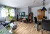 Attraktives Investment: gut sanierte 2-Zimmer Wohnung mit Stellplatz - für 1.290 Euro/m² - Wohnzimmer