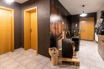 Attraktives Investment: gut sanierte 2-Zimmer Wohnung mit Stellplatz – für 1.290 Euro/m², 99891 Bad Tabarz, Renditeobjekt