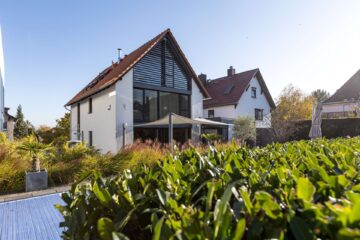 Einfamilienhaus mit Pool in Erfurt-Hochheim, 99094 Erfurt, Einfamilienhaus