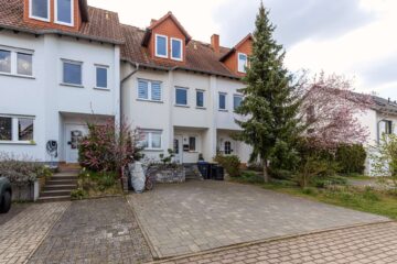 Charmantes Einfamilienhaus mit großzügigem Raumangebot und Garten, 99092 Erfurt, Reihenmittelhaus