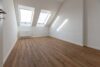 Neu sanierte Dachgeschosswohnung mit Stellplatz in Erfurt-Süd - Zimmer