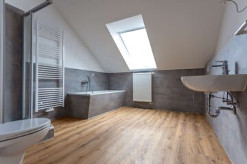 Neu sanierte Dachgeschosswohnung mit Stellplatz in Erfurt-Süd, 99099 Erfurt, Dachgeschosswohnung