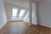 ***Reserviert*** Neu sanierte Dachgeschosswohnung mit Stellplatz in Erfurt-Süd - Raum