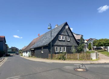 Sanierungsprojekt: Zwei EinfamilienhHäuser in zentraler Lage von Frauenwald, 98694 Ilmenau, Haus