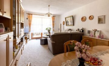 Langjährig vermietet und attraktiv kalkuliert – 3-Zimmer-Eigentumswohnung mit Balkon & Stellplatz, 99331 Geratal, Renditeobjekt